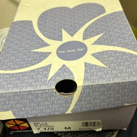 Lila medical sure grip shoes barely worn 7.5 medium - Picture 9 of 14